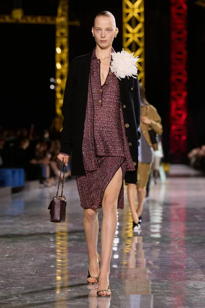 Look 14
